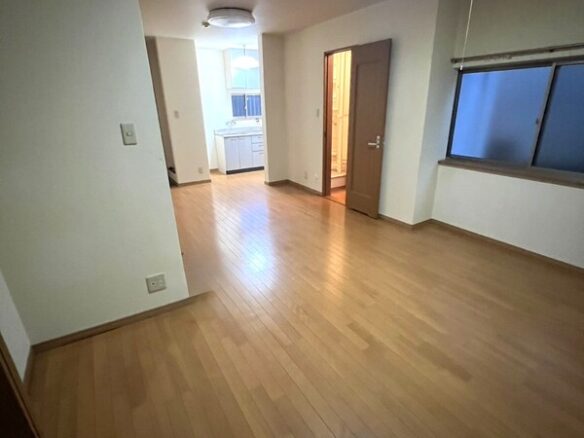 Apartamento en Alquiler en Kobe – Barrio de Nada, Cerca de la Estación Ojikoen 42,000