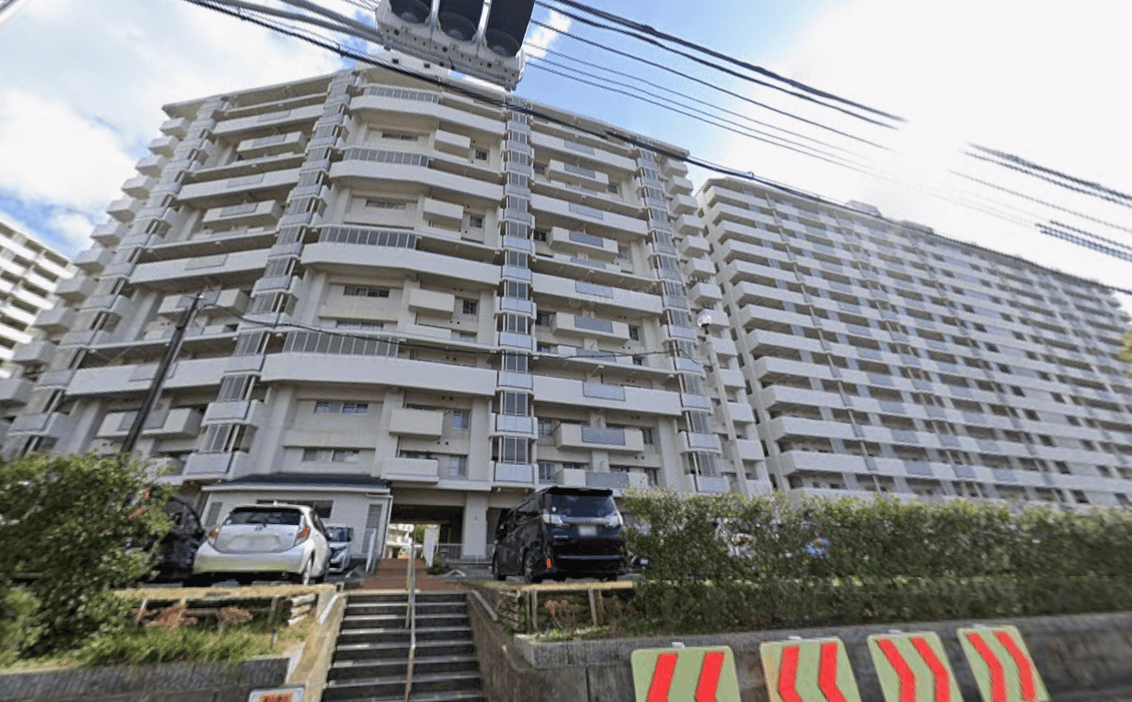 Port Island 3LDK Apartment for Sale in Kobe | ¥14 Million