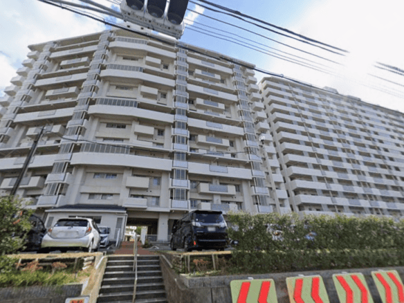 Port Island 3LDK Apartment for Sale in Kobe | ¥14 Million